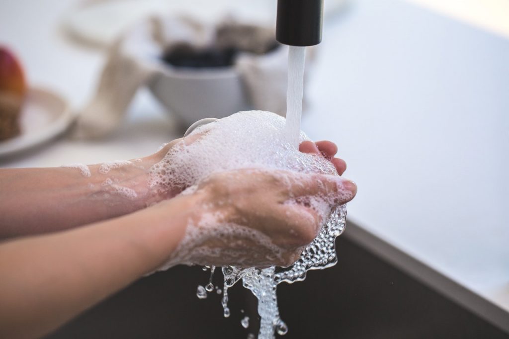 lavarsi le mani con il sapone