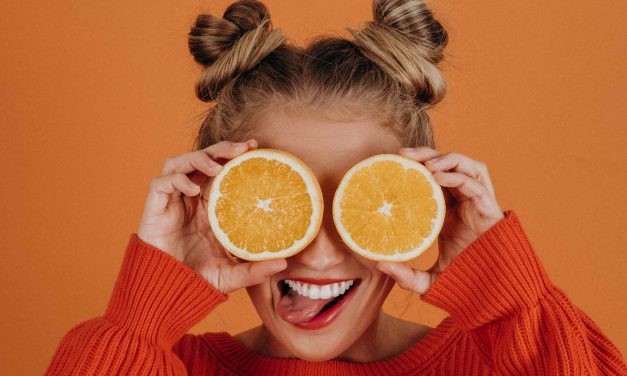 Vitamina C. Contro le macchie solari e stimola il collagene